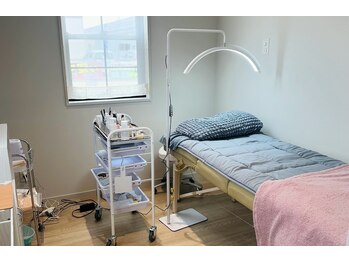 カクウ(KAQU)の写真/《半個室サロン》周囲を気にせず、ゆっくり美容時間♪お子様同伴もOK◎