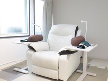 ネイルズ ヴォロンティエ(Nail's Volontiers)の雰囲気（リクライニングソファと静かな店内思わず眠ってしまいます！）