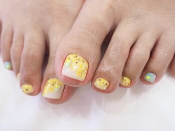 リスター(RESTAR)の写真/足元から輝く美しさへ☆フットメニューも豊富で、たくさんのデザインから選べます！