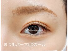 モダニカアイラッシュ(Modanica eyelash)/根元からカーブを付けて♪