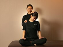 エスライフ 横浜店(S-LIFE)/施術の風景【首のストレッチ】