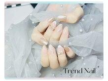トレンドネイルスタジオ(Trend Nail Studio)/ワンカーに左右４本アート
