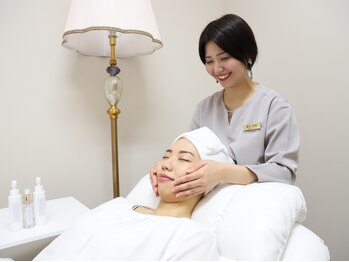 メモリの写真/【痛みが少ない&ダウンタイム無】綺麗なお肌作りをサポート!毛穴の改善に定評あり☆美白メニューも人気♪