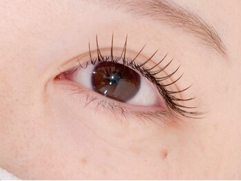 アルム(ARUM)の写真/モチの良さが自慢の高技術サロン★自まつ毛の状態に合わせた施術で負担軽減+キープ力UP!低刺激グルー使用♪