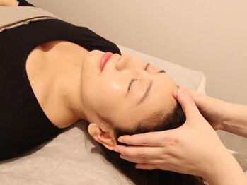 イヤーエステ&ヘッドスパ 耳匠(ミミチャン) 大宮店の写真/ヘッドスパ×オイルマッサージで極上の癒しを体験♪心地よい施術と空間で心身共に深いリラクゼーションへ