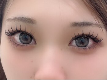 ビースリーアイラッシュ 長崎(B-THREE LASH)の写真/【ボリューム最大級のインパクトグラマラススタイル＊】ボリューム・濃さ・長さ3つを兼ね備えたデザイン◎