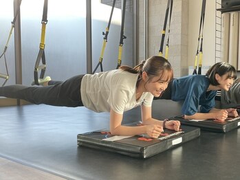 プレミアム ボディ ケア(Premium Body Care)の写真/《美容矯正×ピラティス》で美姿勢をサポート！猫背・骨盤のゆがみ改善/美尻/美脚効果◎運動初心者にも◎