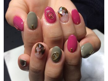 リエル(Riel)/スタッズネイル☆定額新規6980！