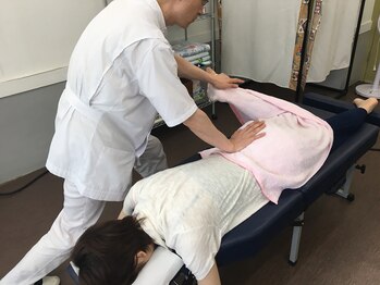 整体院 アクバル(Akbar)/脚のストレッチ