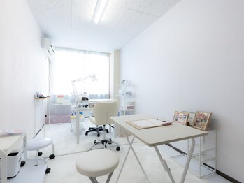 スノー(snow)の写真/【口コミ高評価】白を基調した落ち着く空間でネイルタイムを堪能☆お子様同伴もOK◎