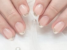 ラグウナ(Laguna)の雰囲気(ナチュラルなベースにシルバーのミラーフレンチ♪新規7800円)