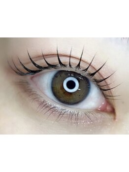 ナチュラル上品な目元にしたい