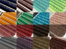 カラーエクステも種類豊富。