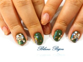 カーキでクリスマスデザイン☆