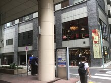 宮益坂を上がります