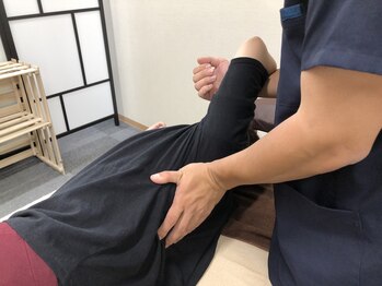 琥珀/筋膜ストレッチの様子