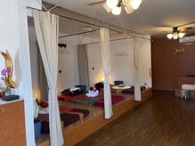 もみやの雰囲気(カーテンで仕切られた半個室での施術となります。)