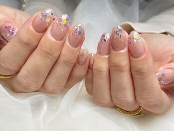 サロンドフォーエイチ(salon de 4H)/スキンベージュに大粒ホロが◎