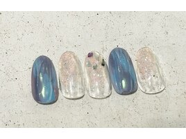 ブルーとラメで涼し気に