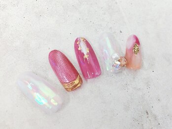 グラマーネイル(Glamor nail)/ホログラム×ビジューネイル