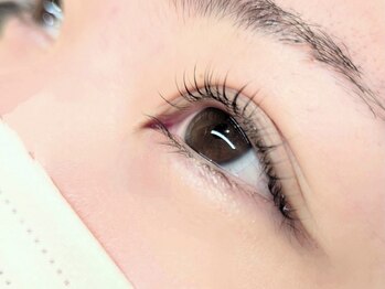 アモフ(amof)の写真/完全個室/居心地のいい自慢の空間で理想の目元を★目の形やまつ毛の状態を見極めお似合いの目元をご提案♪