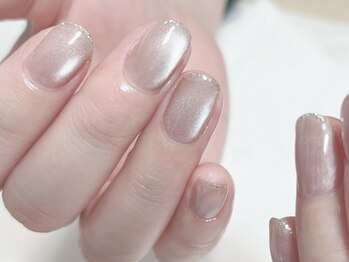 アンベリール(embellir)の写真/指先にさりげない可愛さをプラス◎シンプルなのに大人可愛いネイルで、おしゃれをワンランクアップ♪