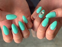 クレヴィア(crevia)/ミントカラーネイル