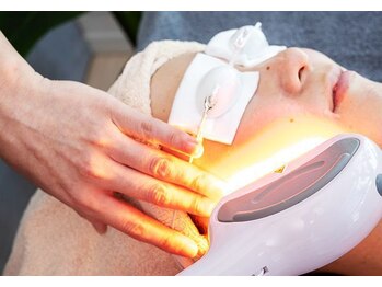 ポアレスサロン フィル(fil)/毛穴トリートメント&顔光脱毛