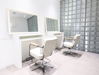 アムネダット サロン 新宿三丁目(amunedat salon)の写真/早朝予約◎推し活/結婚式/特別な1日に!芸能人級のヘアメイク体験♪【新宿NEWOPEN】