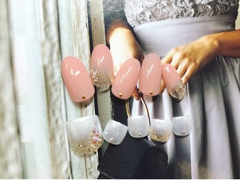 フェリシアネイル(FERECIA nail)/上:¥8980/下:¥8980