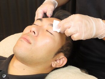 グラティアス(Gratias.)/1.眉毛の汚れの拭き取り