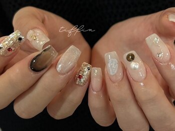 ネイルサロン ティフィン(tiffin)の写真/手元が華やかに♪長さ出しで思いきり可愛いアートが楽しめる★ナチュラルな長さ出しでスラっと美しい指先に