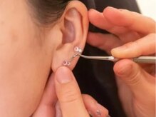 SNS話題沸騰中の耳つぼジュエリー☆耳ツボ探知機でツボを！