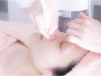 ユイット(huit)の写真/春の揺らぎ肌も怖くない！環境変化による肌の乱れを整え、ザラつき解消☆毛穴レスで透明感溢れるお肌へ♪