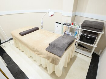 ヴィーライン 上大岡(VeLine)の写真/豊富な専門知識で一人一人に合わせた施術を◎お顔とお肌のお悩みにアプローチします