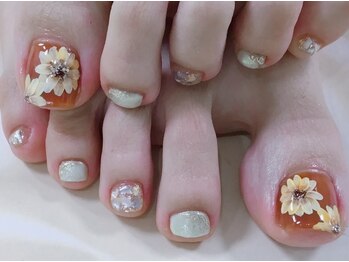 ネイルサロン ビューティーマジック 川口店/ヒマワリネイル