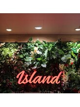 【ISLANDの店内】リゾート感溢れるアットーホームな雰囲気＊