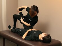 エスライフ 横浜店(S-LIFE)/施術の風景【足のストレッチ】