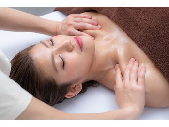 小顔整体研究所 KSラボ 鳴海店/バストアップ効果◎