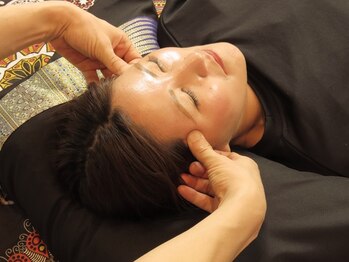 ニムニム 葛西(nimu nimu)の写真/[眼精疲労、首肩こり・頭痛も改善]タイ古式マッサージで頭への血流促進◎しっかり圧のドライヘッドスパ！