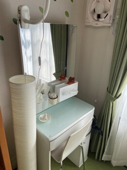 リラクゼーションサロン アイリス(IRIS)/ドレッサーで身支度OK♪