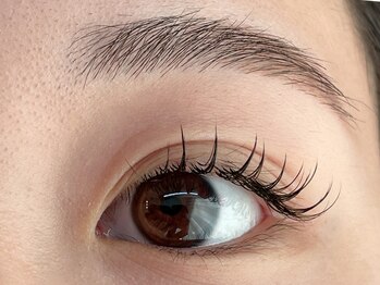 アンバー(Amber)/フラットラッシュ 束感スタイル