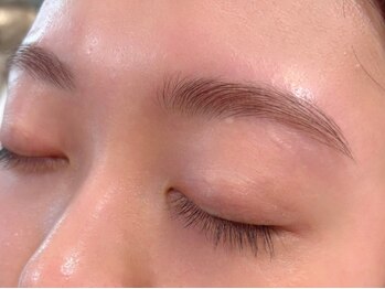 ナンバー13 アイラッシュ(no.13 eyelash)の写真/第一印象を決める眉だからこそ自己処理では出せない"ナチュラルさ"を重視した"作り込みすぎない眉"に。