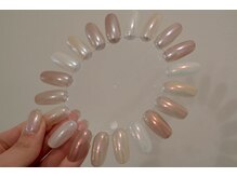 オフィスネイルにもぴったりなシンプルに可愛いミラーネイル♪