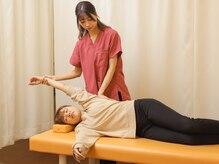 からだリカバリーラボ/施術（巻き肩調整）