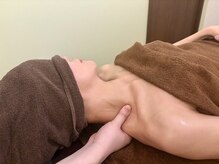 グリーンルーム 国領店(Green room)の雰囲気(オイルを使った首~デコルテの施術も大人気!20分~ご案内!)