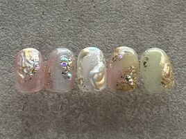 パステルカラーとホログラム