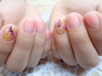 アミュリー ネイル アトリエ(Amury nail atelier)/うるつや☆チーク&押し花ネイル