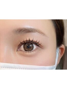 ナチュラル上品な目元にしたい