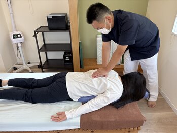 スターズウィズ カイロプラクティック オプ(StarS with)/施術の流れ◆背骨を緩める